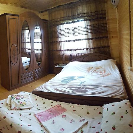 U Iriny Hotel Pitsoenda Buitenkant foto