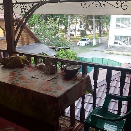 U Iriny Hotel Pitsoenda Buitenkant foto