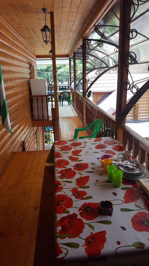 U Iriny Hotel Pitsoenda Buitenkant foto
