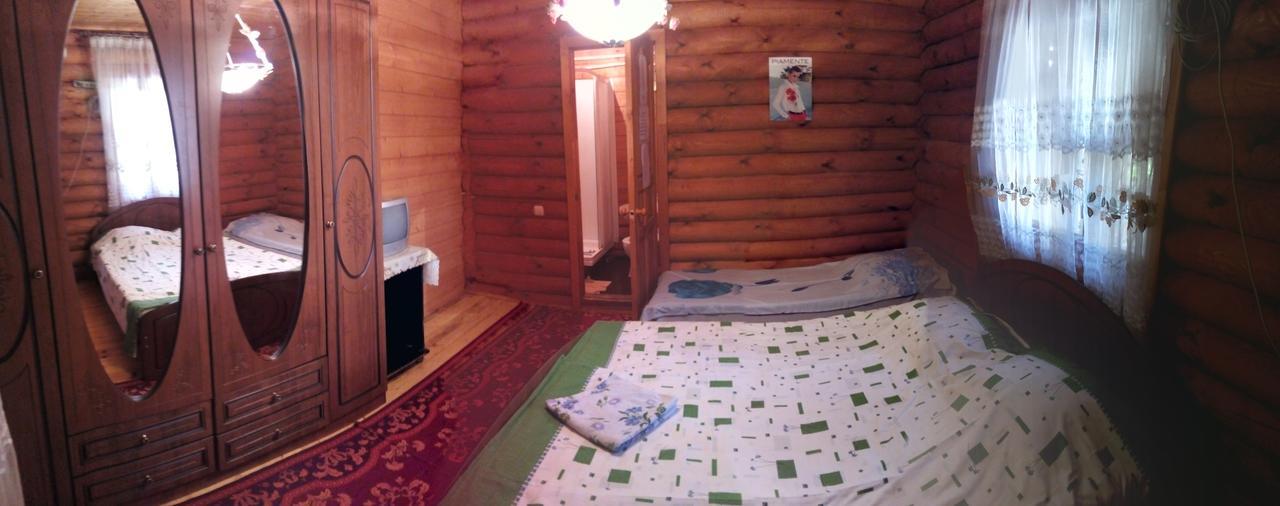 U Iriny Hotel Pitsoenda Buitenkant foto