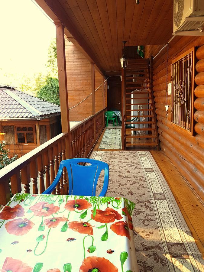 U Iriny Hotel Pitsoenda Buitenkant foto