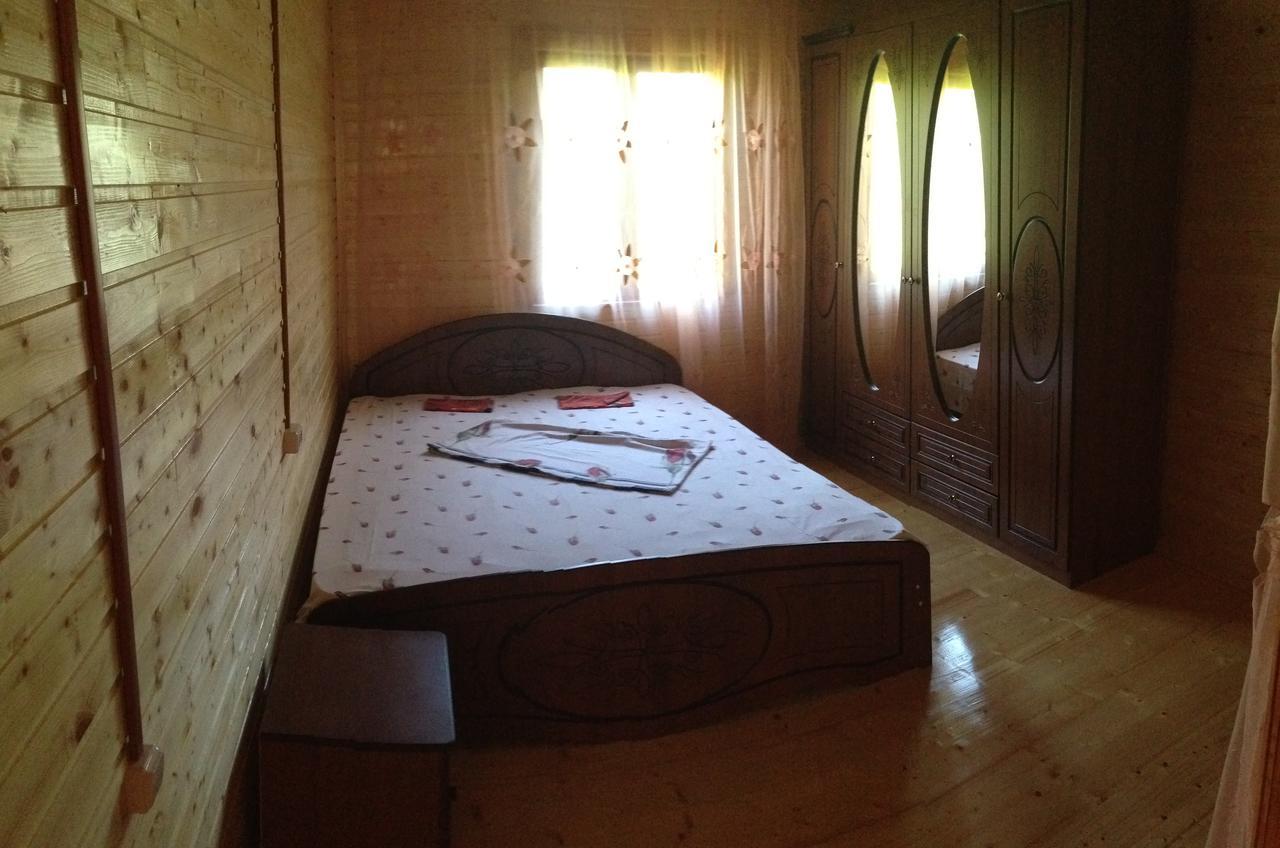 U Iriny Hotel Pitsoenda Buitenkant foto