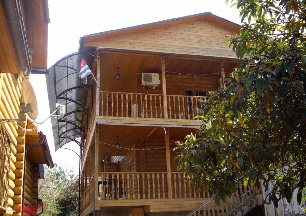 U Iriny Hotel Pitsoenda Buitenkant foto