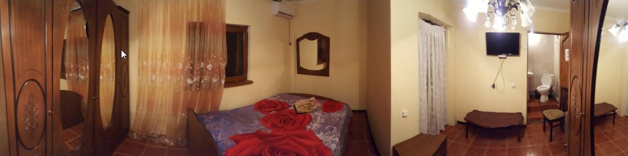 U Iriny Hotel Pitsoenda Buitenkant foto