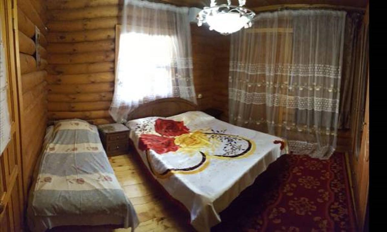 U Iriny Hotel Pitsoenda Buitenkant foto