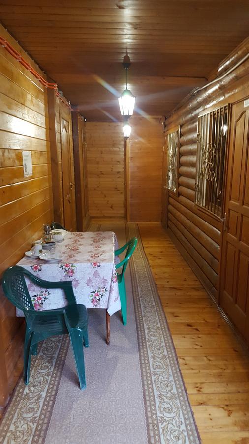 U Iriny Hotel Pitsoenda Buitenkant foto