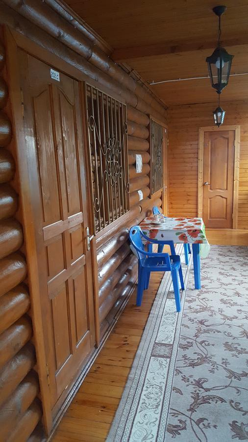 U Iriny Hotel Pitsoenda Buitenkant foto