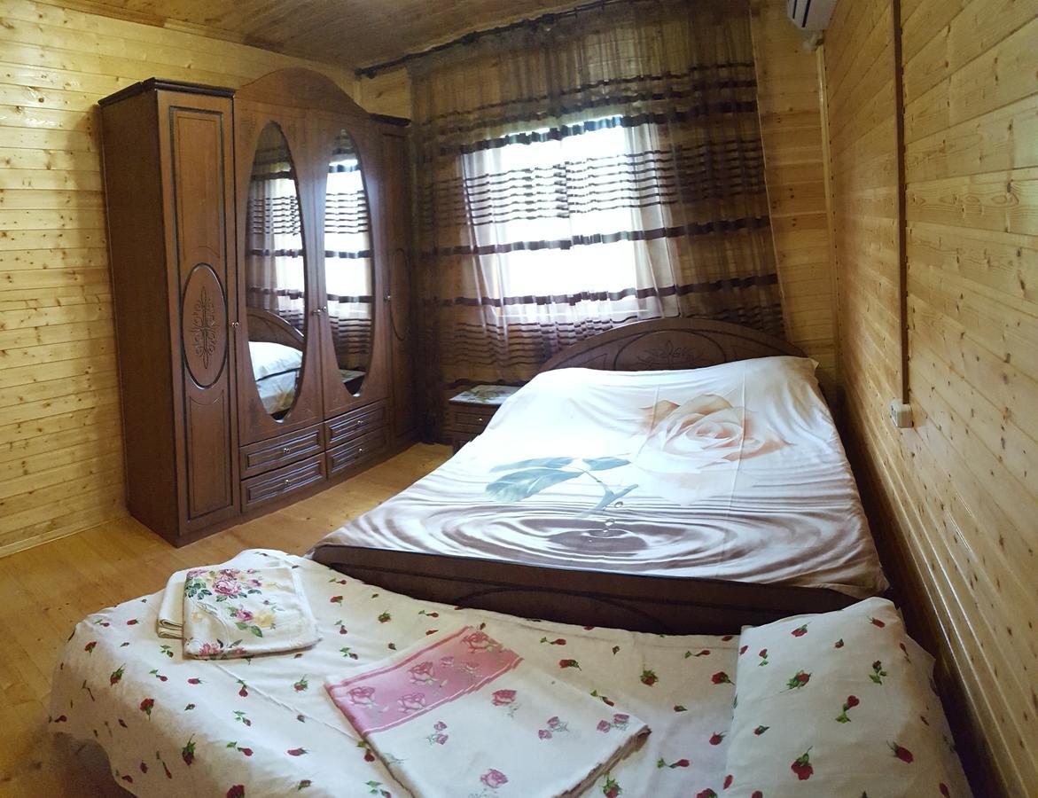 U Iriny Hotel Pitsoenda Buitenkant foto
