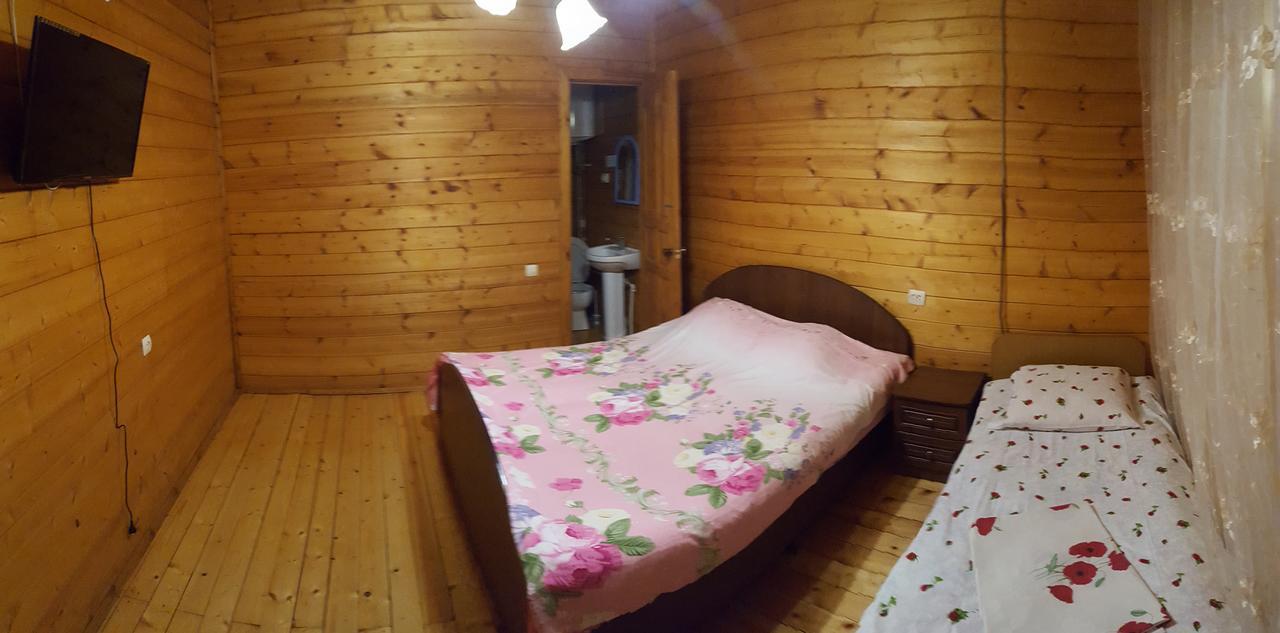 U Iriny Hotel Pitsoenda Buitenkant foto