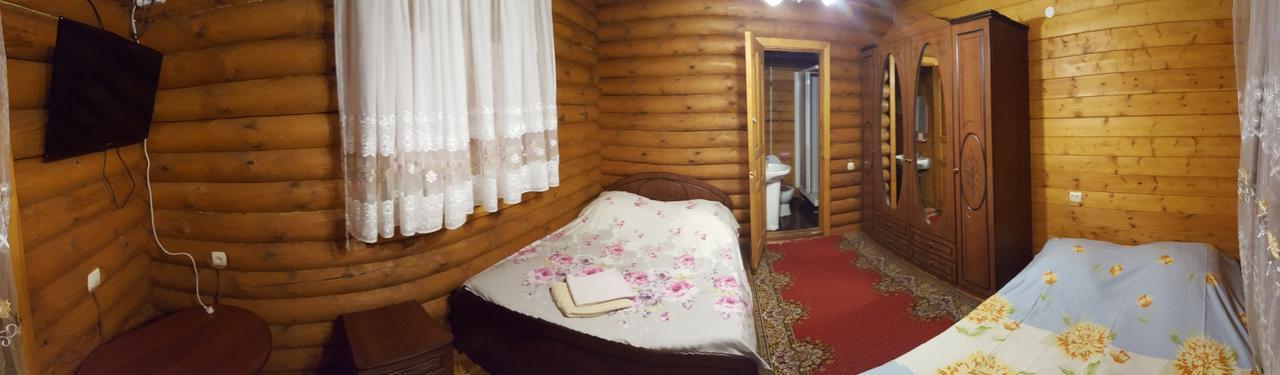 U Iriny Hotel Pitsoenda Buitenkant foto