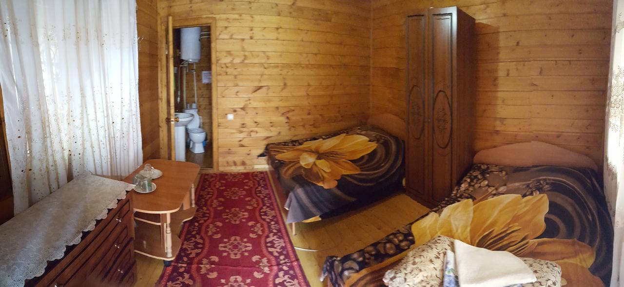 U Iriny Hotel Pitsoenda Buitenkant foto