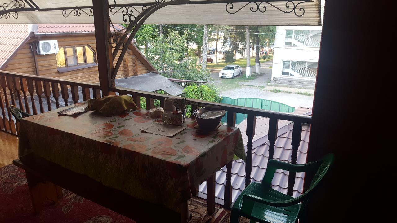 U Iriny Hotel Pitsoenda Buitenkant foto
